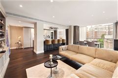 SUPERB APARTMENT IN KNIGHTSBRIDGE BUILDING