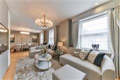 STUNNING SECOND FLOOR LATERAL APARTMENT