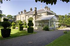 NORTHUMBRIAN GEORGIAN COUNTRY HOUSE WITH UNDERSTATED SPLENDOUR