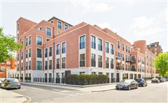 OUTSTANDING OPEN PLAN THREE BEDROOM APARTMENT