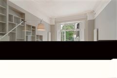 BRIGHT AND CHARMING THREE BEDROOM MAISONETTE