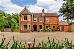 OAKWOOD HOUSE
