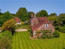 HANDSOME 18TH CENTURY WATERMILL HOUSE IN HELLINGLY