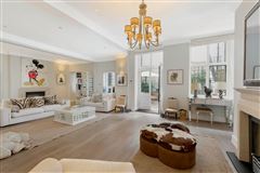 EXCEPTIONAL RESIDENCE IN A PREMIER LOCATION
