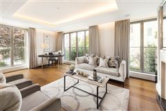 BEAUTIFULLY DESIGNED FIRST FLOOR APARTMENT