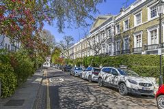 BEAUTIFULLY REFURBISHED ARCHITECTURAL HOUSE