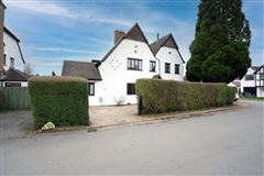 HANDSOME RESIDENCE IN THE HEART OF THE FIRS