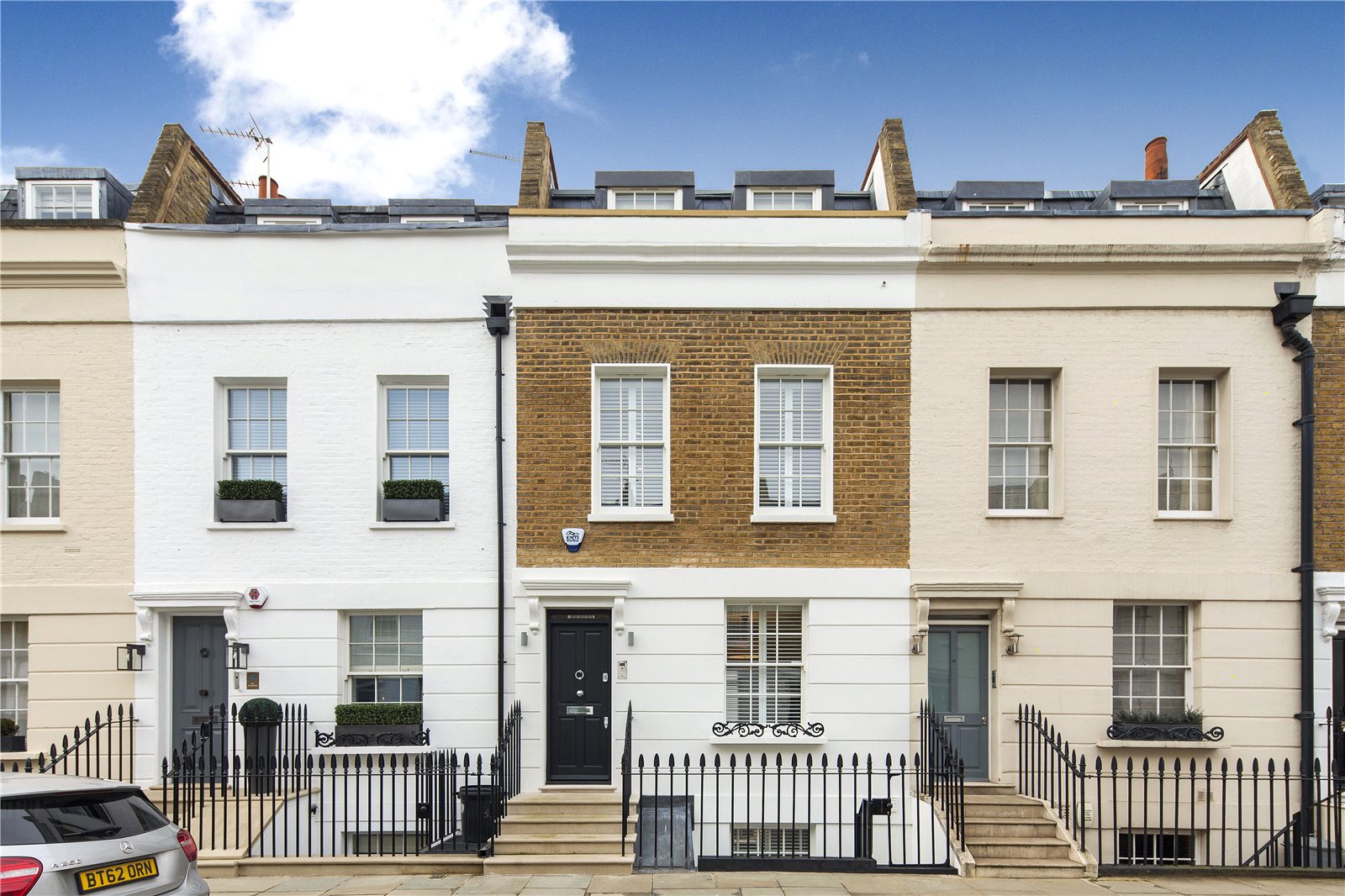 BEAUTIFULLY PRESENTED PERIOD MID TERRACED HOUSE