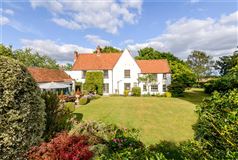 GRANGE FARM HOUSE IN SHAW