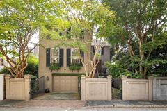 A SOPHISTICATED HOME