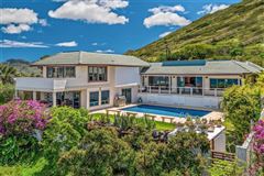EXQUISITE CUSTOM HOME WITH AMAZING PANORAMIC VIEWS