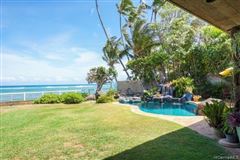 BEAUTIFUL FEE SIMPLE OCEANFRONT PROPERTY WITH TWO HOMES