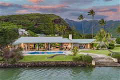 ONE-OF-A-KIND WATERFRONT SETTING