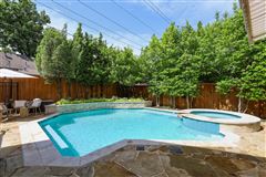 EVERY INCH OF THIS UNIVERSITY PARK HOME IS PERFECTION
