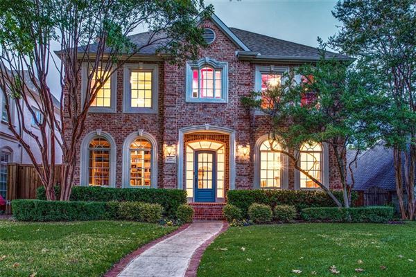 Lovely Home With A Great Floor Plan Texas Luxury Homes