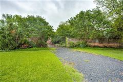 BEAUTIFUL LOT IN PRIVATE GLEN ABBEY