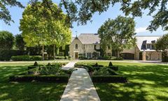 ICONIC UNIVERSITY PARK RESIDENCE
