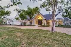 SPACIOUS HOME IN PRESTIGIOUS OLD PRESTON HOLLOW