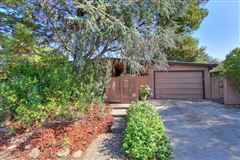 ENJOY THE NATURAL LIGHTING COZY EXPANDED FAMILY HOME