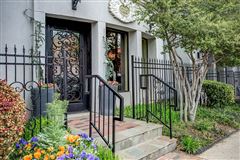 PREMIER LUXURY TOWNHOME AT LE BIJOU