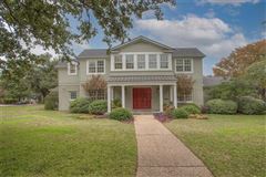 LOVELY TRADITIONAL HOME