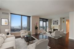 GORGEOUS HOME IN SOUGHT-AFTER LAKE SHORE DRIVE BUILDING