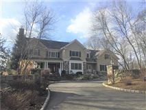 CLASSIC CENTER HALL COLONIAL IN PRISTINE CONDITION
