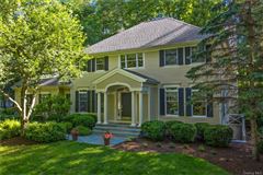GRACIOUS COLONIAL IN BEAUTIFUL WALKING/BIKING NEIGHBORHOOD