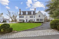 WONDERFULLY ELEGANT HOME WITH UNBEATABLE SPACE AND FLOW