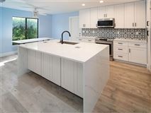 FULLY RENOVATED CONDO IN A PRIME DOWNTOWN LOCATION