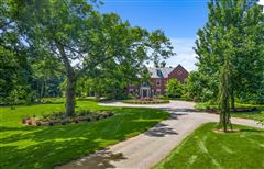 A REMARKABLE ESTATE WITH HISTORICAL VALUE