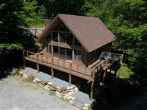 LOVELY HOME STEPS FROM SKI TRAIL!