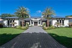 SPACIOUS BRAND NEW CUSTOM ESTATE