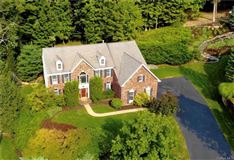 AN ABSOLUTELY BEAUTIFUL COLONIAL