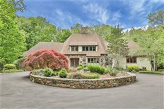 THIS AMAZING FAMILY HOME WAS BUILT FOR ENTERTAINING