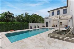 TROPICAL SETTING PERFECTLY LOCATED