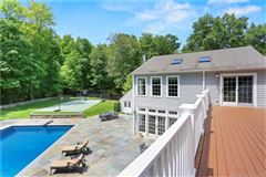 CHARMING COLONIAL FULL OF UPDATES