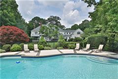 ELEGANT COLONIAL ON PARK-LIKE LANDSCAPED ACRES