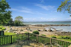 FLUEN POINT OCEANFRONT HOME