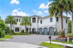 RECENTLY UPDATED TRANSITIONAL WATERFRONT ESTATE