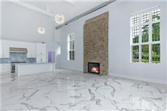 BOUTIQUE LUXURY RESIDENTIAL BUILDING