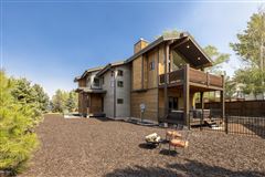 AN EXCEPTIONAL MOUNTAIN MODERN RESIDENCE