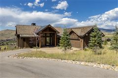 VICTORY RANCH HOME WITH STUNNING STYLE