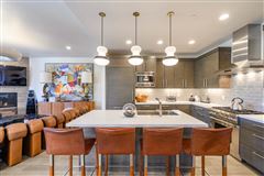 A SOPHISTICATED CONTEMPORARY HOME