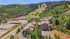 BEAUTIFUL SKI-IN-SKI-OUT LEGACY PROPERTY