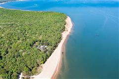 BARCELONA POINT IN EAST HAMPTON