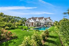 IMMACULATE SOUTHAMPTON VILLAGE ESTATE