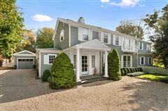 QUINTESSENTIAL 1930'S SOUTHAMPTON CARRIAGE HOUSE