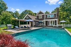 A QUIET CUL DE SAC IN SAGAPONACK