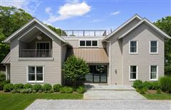 HARD-TO-FIND PRISTINE MODERN HOME